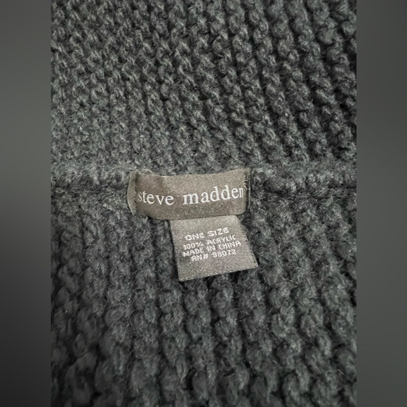 Steve Madden hooded scarf hat - Picture 4 of 5